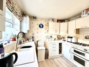 Kitchen- click for photo gallery